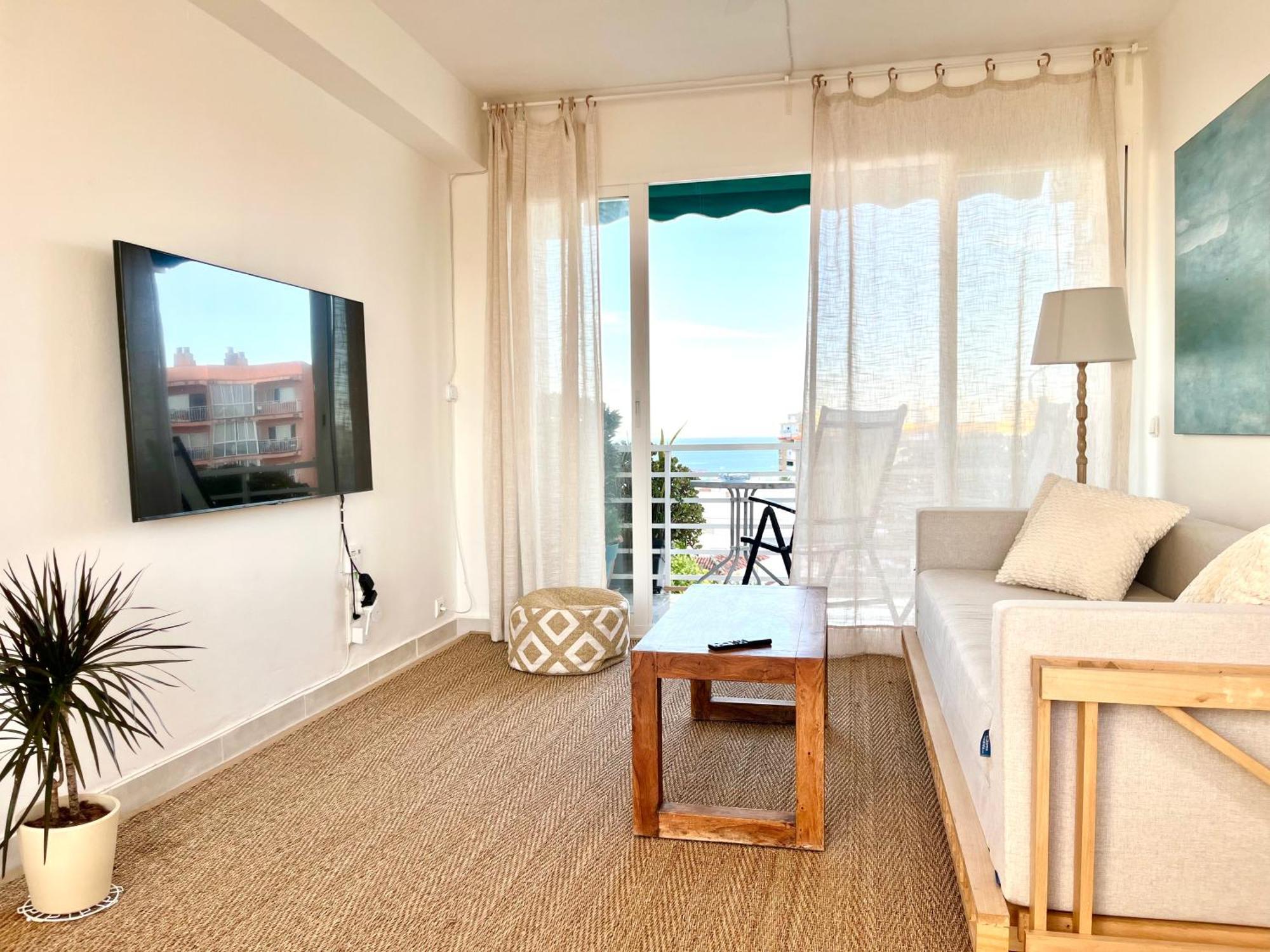 טורמולינוס Light-Filled Apartment With Sea Views מראה חיצוני תמונה